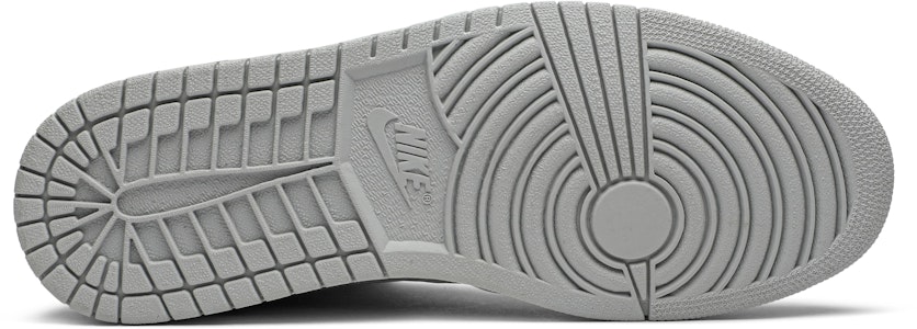 Air Jordan 1复刻 "日本灰" 2001 136060-001 Shop Air Jordan 1复刻 "日本灰" 2001 136060-001