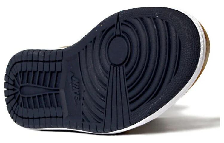 Shop Air Jordan 1 復刻版 '卡其色' 136065-231