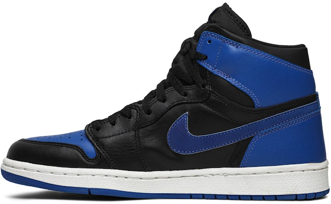 Air Jordan 1 Retro 'Royal' 2001 136066-041 Lookbook Air Jordan 1 Retro 'Royal' 2001 136066-041