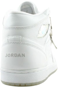 Air Jordan 1 Retro 'White Chrome' 2002 Putih Chrome Retro 306000-101 Shop Air Jordan 1 Retro 'White Chrome' 2002 Putih Chrome Retro 306000-101