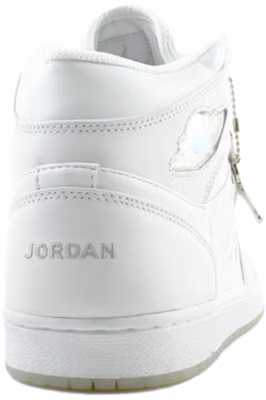 Air Jordan 1 復刻版 "白色鉻" 2002 306000-101 Shop Air Jordan 1 復刻版 "白色鉻" 2002 306000-101