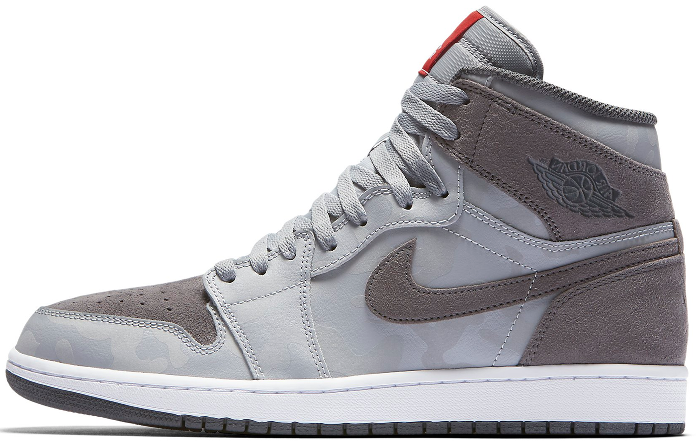 Buy Air Jordan 1 Retro High 'Camo 3M Wolf Grey' Kelabu Serigala. AA3393-027