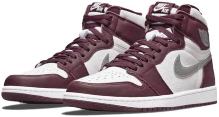 Air Jordan 1 Retro Tinggi 'Merah' 555081-611 Lookbook Air Jordan 1 Retro Tinggi 'Merah' 555081-611
