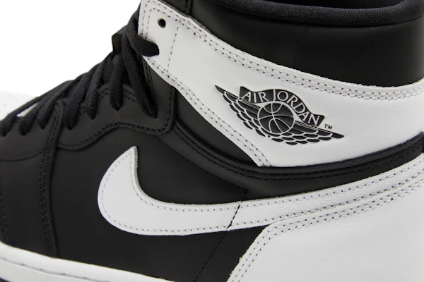 Air Jordan 1 Retro High OG ''Schwarz Weiß 2.0'' DZ5485-010 2