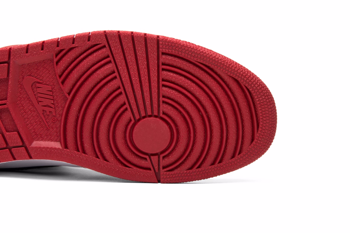 Air Jordan 1 Retro High OG 'Chicago' 2015