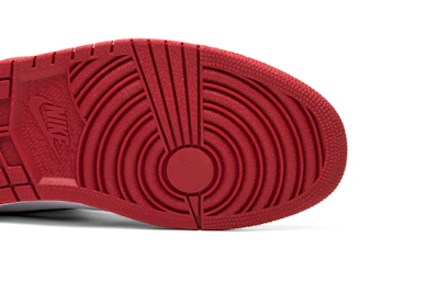 Air Jordan 1 Retro High OG 'Chicago' 2015