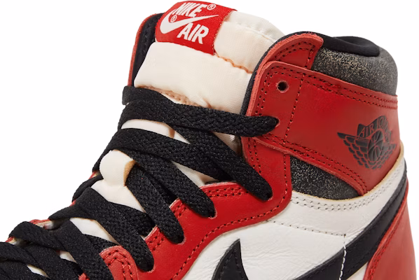 Air Jordan 1 Retro High OG 'Chicago Lost & Found' DZ5485-612 4