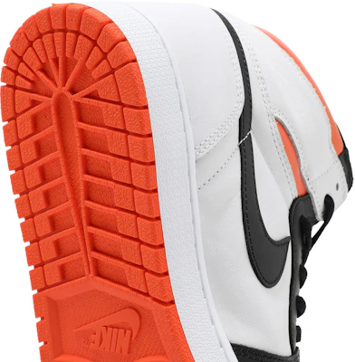 Air Jordan 1 Retro High OG 'Electro Orange' 555088-180 3