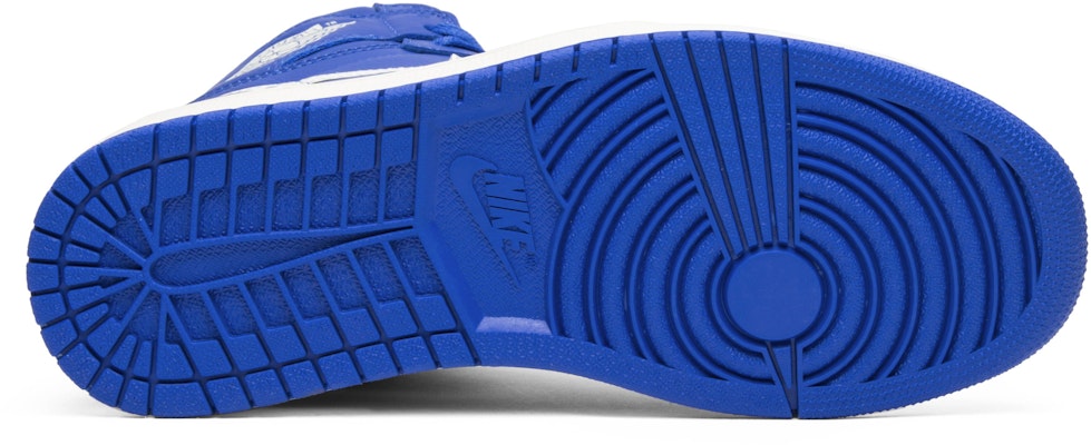 Air Jordan 1 Retro High OG 'Hyper Royal' 555088-401 Shop Air Jordan 1 Retro High OG 'Hyper Royal' 555088-401