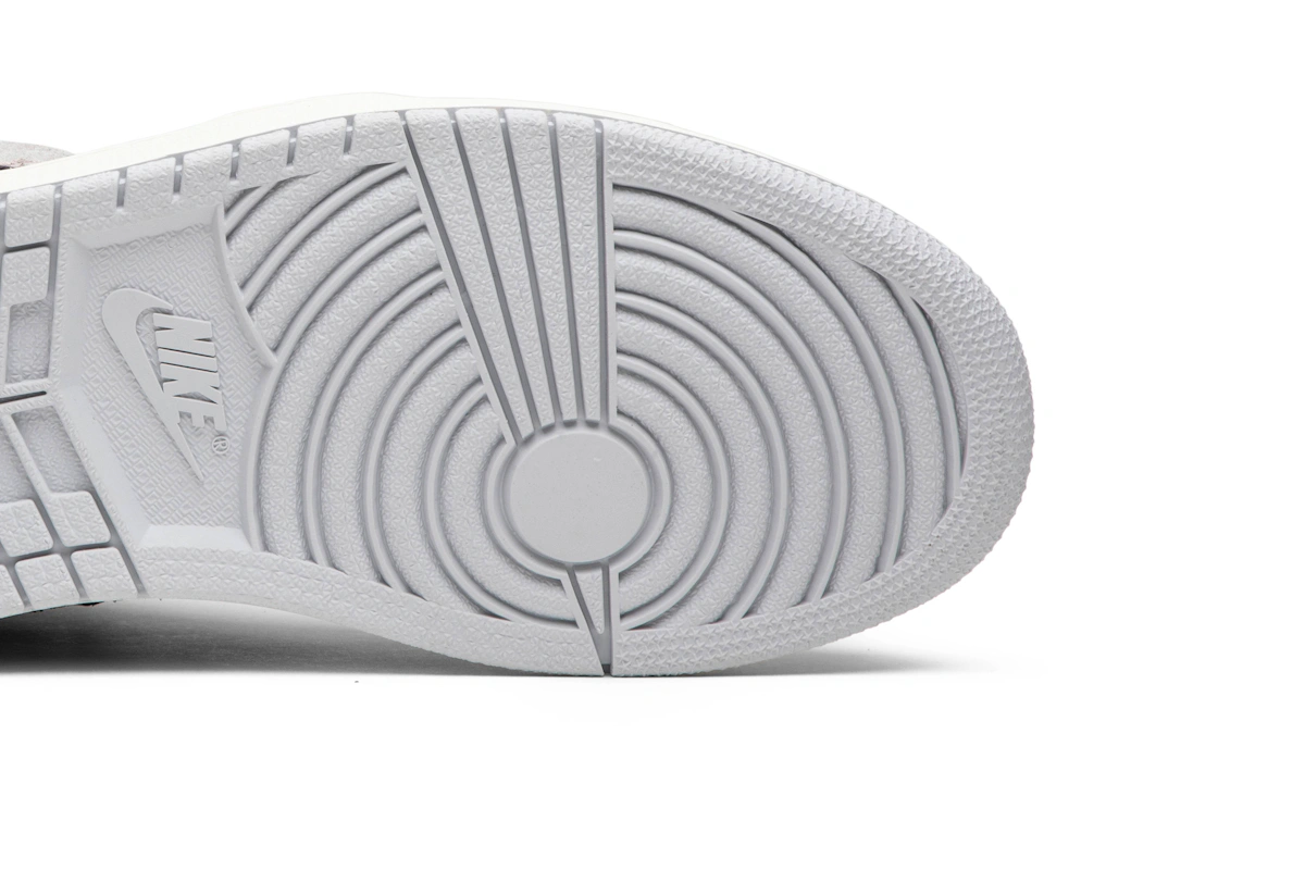 Air Jordan 1 Retro High OG 'Neutral Grey' 555088-018