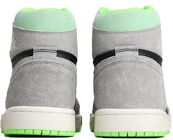 에어 조던 1 레트로 OG '그레이 볼트' 555088-070 Lookbook 에어 조던 1 레트로 OG '그레이 볼트' 555088-070