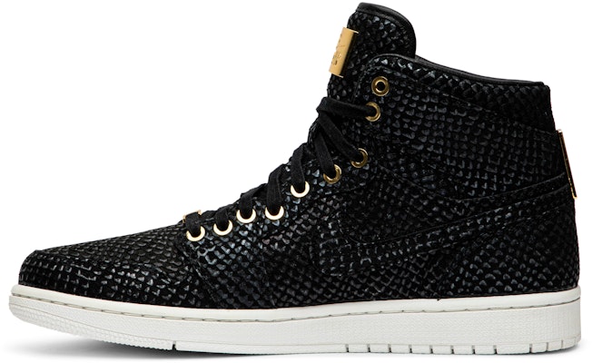 Air Jordan 1 Retro High OG 'Pinnacle Black' 705075-030 Lookbook Air Jordan 1 Retro High OG 'Pinnacle Black' 705075-030