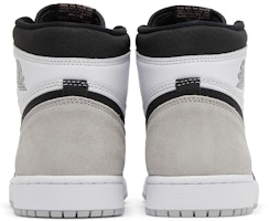 Air Jordan 1 Retro High OG ''Stage Haze'' Lelaki Wanita Sneakers 555088-108 Details for Air Jordan 1 Retro High OG ''Stage Haze'' Lelaki Wanita Sneakers 555088-108