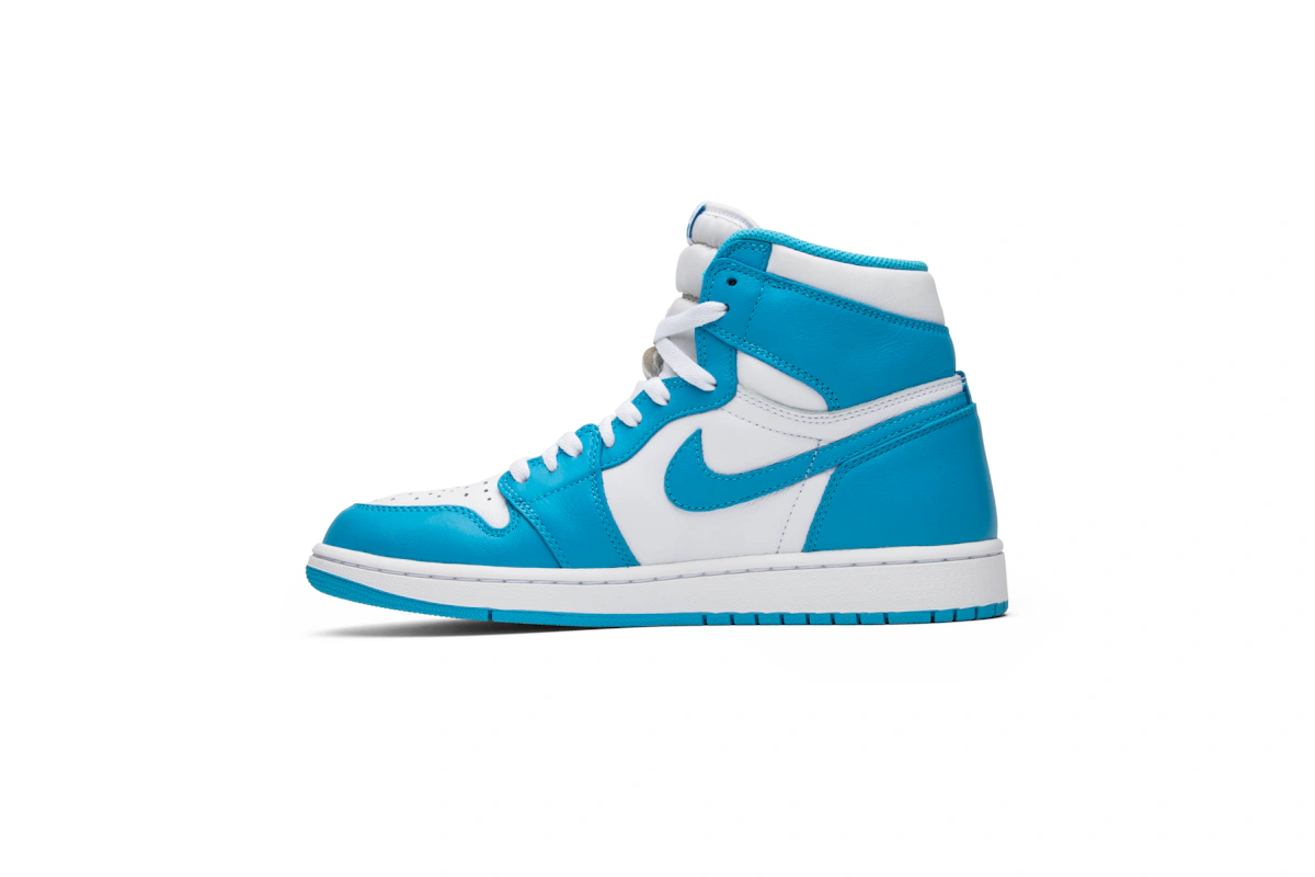 Air Jordan 1 Retro High OG 'UNC' 555088-117