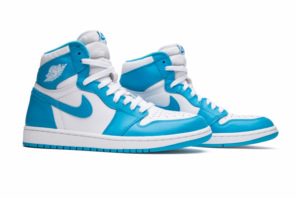 Air Jordan 1 Retro High OG 'UNC' 555088-117
