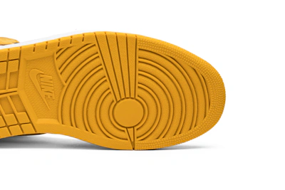 Air Jordan 1 Retro High OG 'Yellow Ochre' 555088-109
