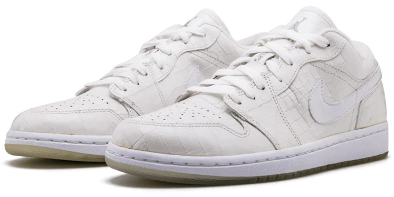 Air Jordan 1 Retro Low 'Perak Metalik' 309192-103 Lookbook Air Jordan 1 Retro Low 'Perak Metalik' 309192-103