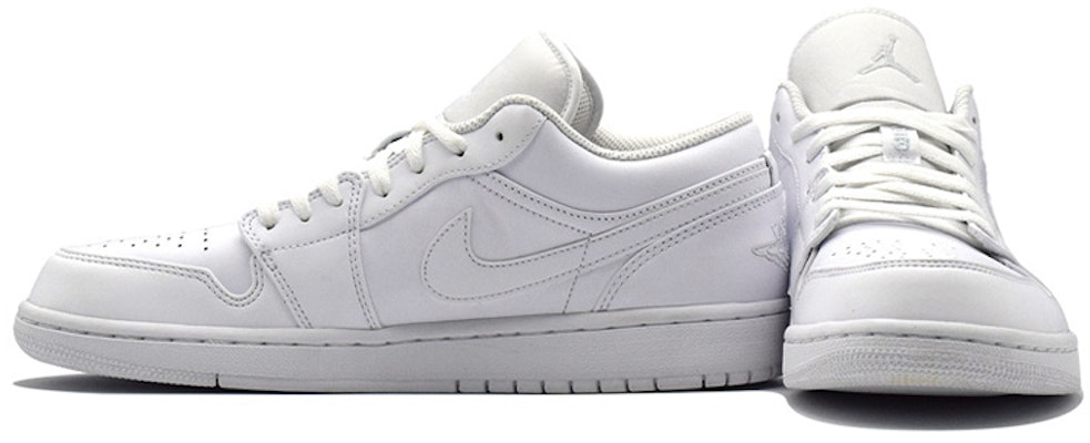 Air Jordan 1 Retro Low 'Pure Platinum' 553558-170 Lookbook Air Jordan 1 Retro Low 'Pure Platinum' 553558-170