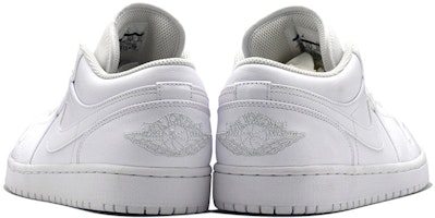 Air Jordan 1 复古低帮 '纯铂金' 553558-170 Shop Air Jordan 1 复古低帮 '纯铂金' 553558-170