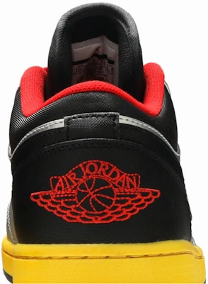Air Jordan 1 Retro Low 'Perak Hitam Kuning' 553558-023 Sizing Air Jordan 1 Retro Low 'Perak Hitam Kuning' 553558-023