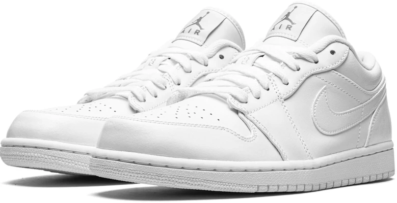Air Jordan 1 Retro Low 'Triple White' 2013 Putih Polos 553558-100 Lookbook Air Jordan 1 Retro Low 'Triple White' 2013 Putih Polos 553558-100