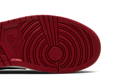 Air Jordan 1 Retro Low OG 2025 'Chicago'