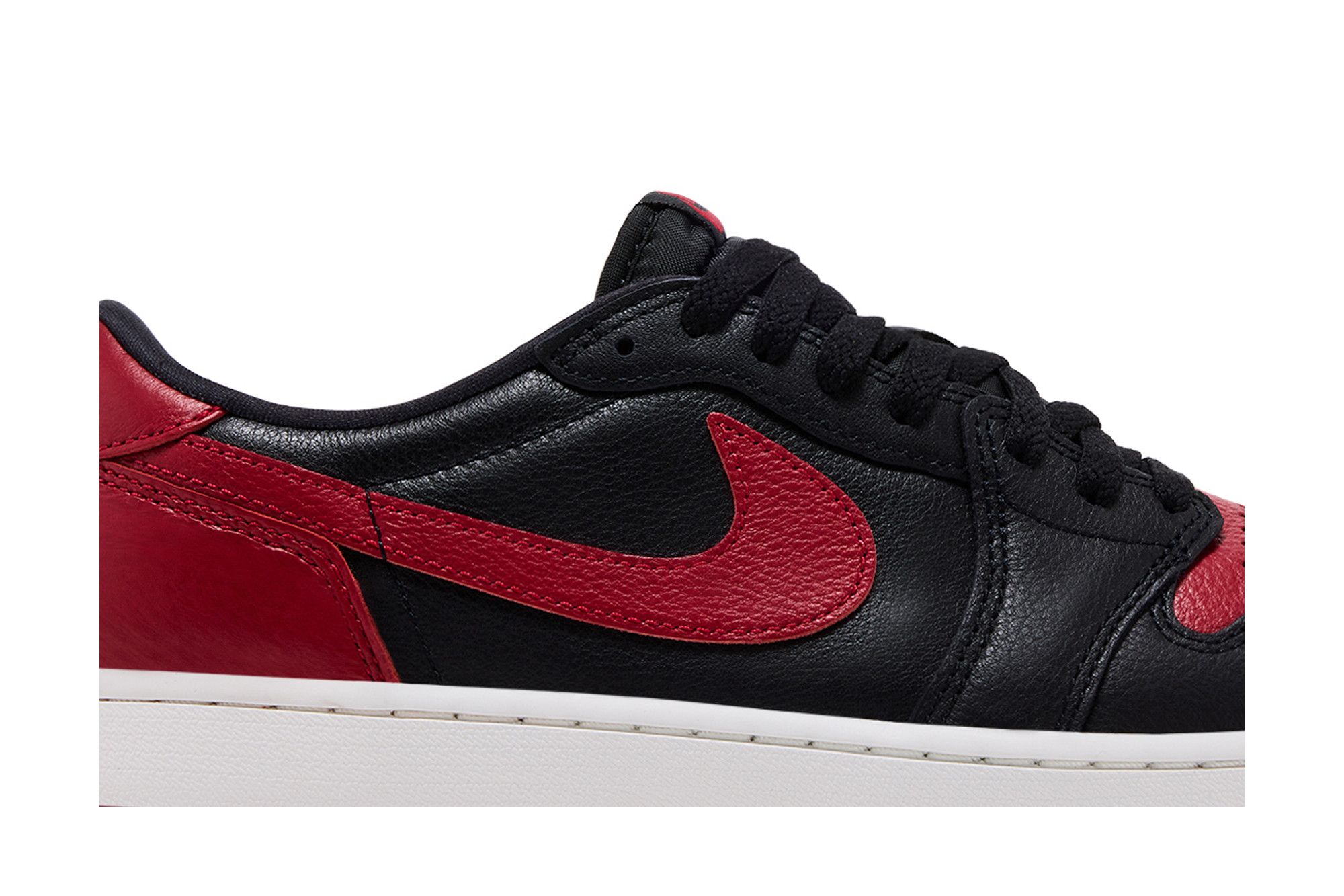 Lookbook Air Jordan 1 Retro Low OG 2026 'Banned' IW6276-001