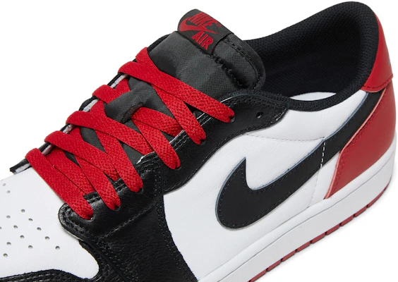 Air Jordan 1 Retro Low OG 'Black Toe' Hitam Merah. CZ0790-106 3
