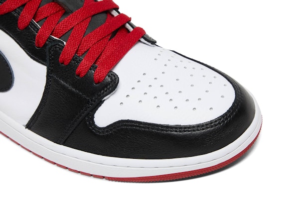 Air Jordan 1 Retro Low OG 'Black Toe' Hitam Merah. CZ0790-106 2