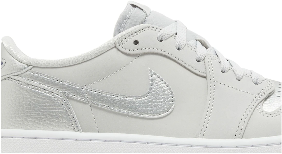 Air Jordan 1 復刻低筒 OG '金屬銀' CZ0790-002 Lookbook Air Jordan 1 復刻低筒 OG '金屬銀' CZ0790-002