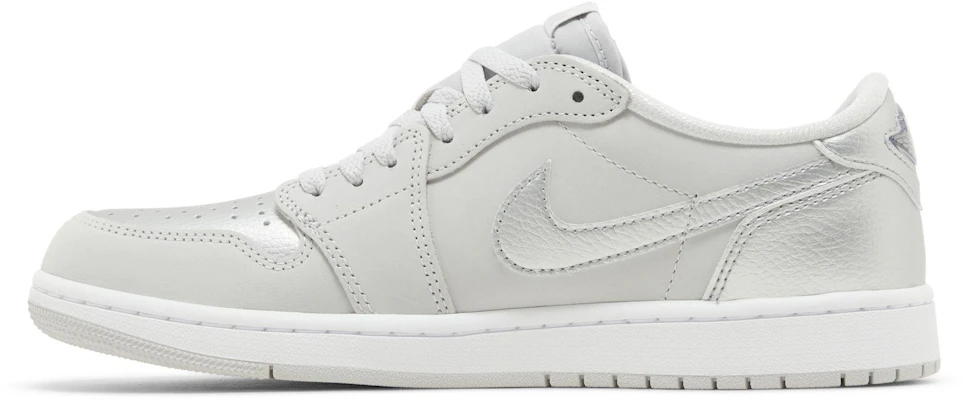 Air Jordan 1 復刻低筒 OG '金屬銀' CZ0790-002 Shop Air Jordan 1 復刻低筒 OG '金屬銀' CZ0790-002
