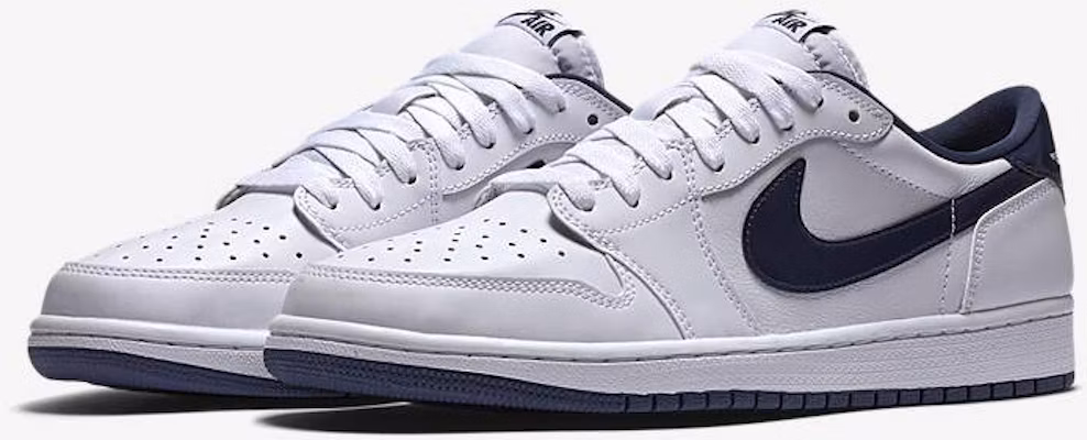 Air Jordan 1 Retro Low OG 'Midnight Navy' 705329-106 Lookbook Air Jordan 1 Retro Low OG 'Midnight Navy' 705329-106