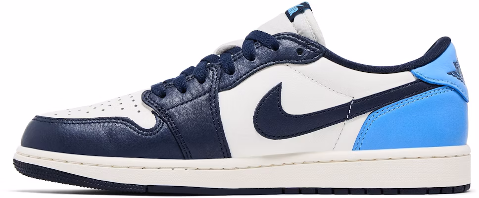 Air Jordan 1 复刻低帮 OG '深蓝北卡' CZ0790-400 Lookbook Air Jordan 1 复刻低帮 OG '深蓝北卡' CZ0790-400
