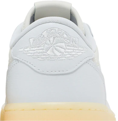 Air Jordan 1 Retro Low OG 'Rabbit Floral Swoosh' IF4391-100 Sizing Air Jordan 1 Retro Low OG 'Rabbit Floral Swoosh' IF4391-100