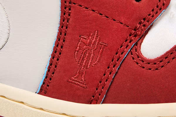 Air Jordan 1 Retro Low OG 'Trophy Room' Lelaki FN0432-017 1