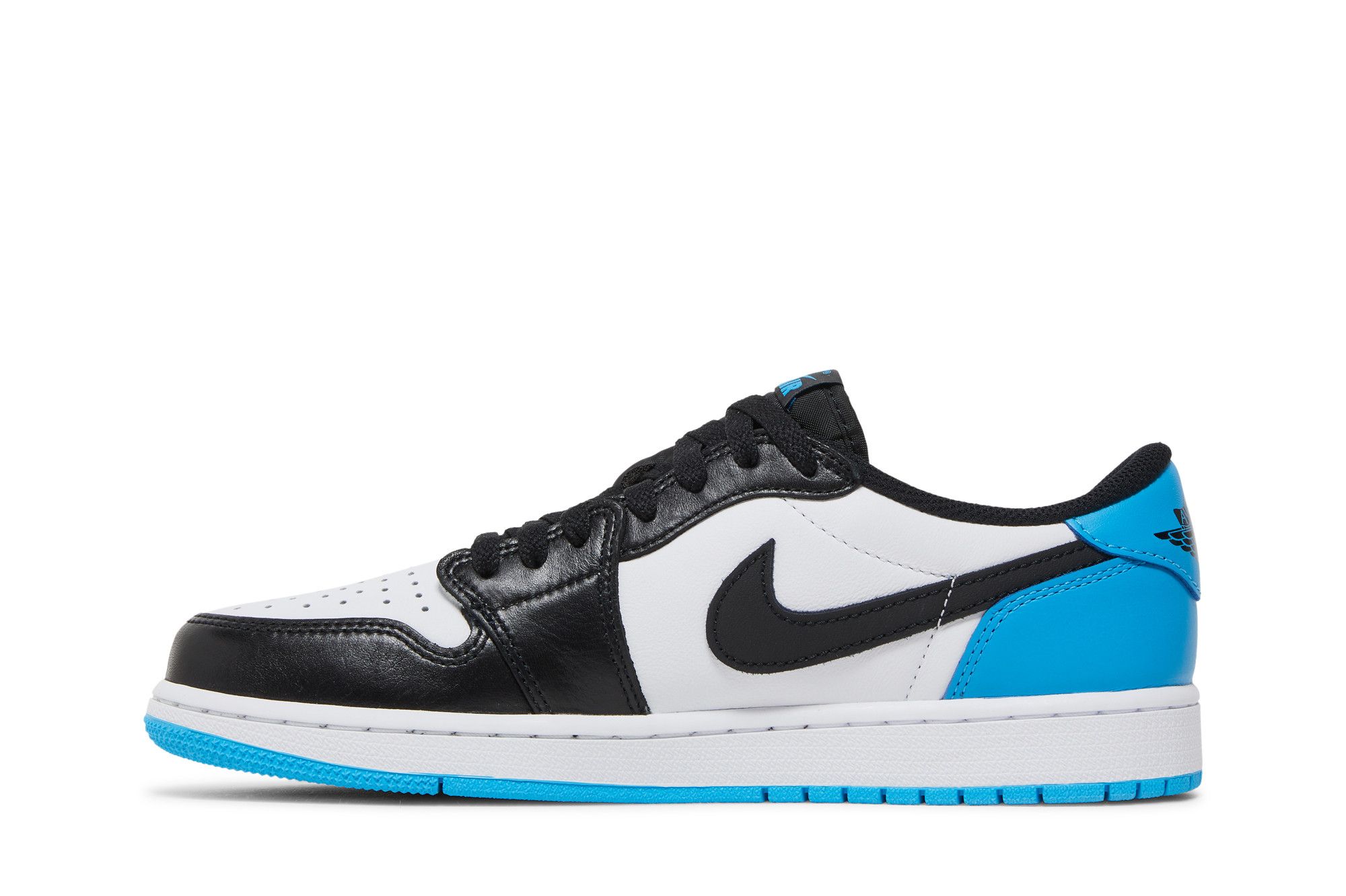 Shop Air Jordan 1 Retro Low OG 'UNC' CZ0790-104