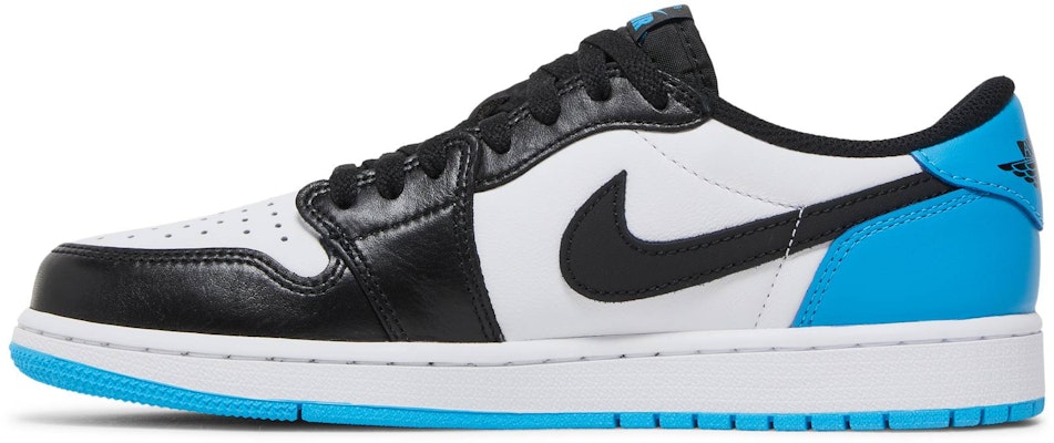 Air Jordan 1 Retro Low OG 'UNC' Biru Putih CZ0790-104 Lookbook Air Jordan 1 Retro Low OG 'UNC' Biru Putih CZ0790-104