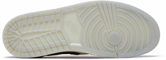 Air Jordan 1 复古低帮 OG '龙年' FN3727-100 Shop Air Jordan 1 复古低帮 OG '龙年' FN3727-100