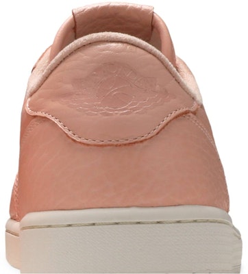 Air Jordan 1 Retro Low Swooshless 'Arctic Orange' 848775-805 Sizing Air Jordan 1 Retro Low Swooshless 'Arctic Orange' 848775-805