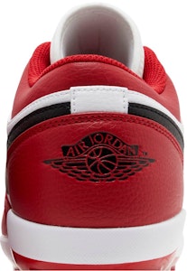 Air Jordan 1 Retro MCS Low 'Chicago' Sepatu Sneaker CJ8524-611 Sizing Air Jordan 1 Retro MCS Low 'Chicago' Sepatu Sneaker CJ8524-611