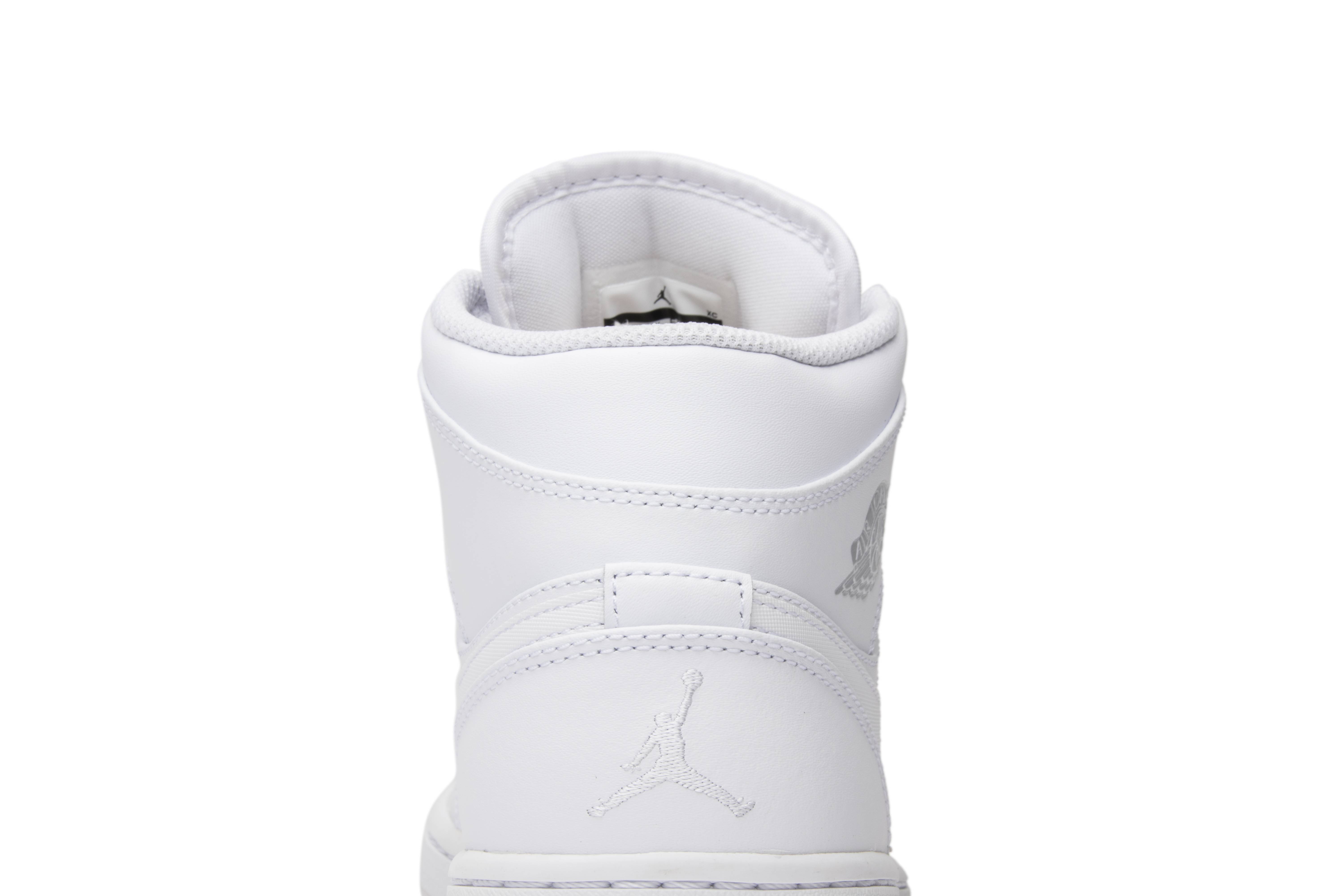 Sizing Air Jordan 1 Retro Mid 'Triple White' 2017 554724-104