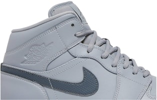 Air Jordan 1 Retro Mid 'Wolf Grey' 2017 Abu Serigala 554724-033 Order Air Jordan 1 Retro Mid 'Wolf Grey' 2017 Abu Serigala 554724-033