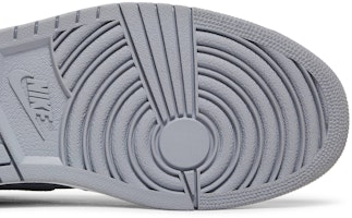 Air Jordan 1 Retro Mid 'Wolf Grey' 2017 Abu Serigala 554724-033 Purchase Air Jordan 1 Retro Mid 'Wolf Grey' 2017 Abu Serigala 554724-033