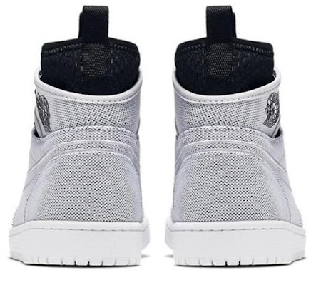 Air Jordan 1 复刻超高 白黑配色 844700-132 Shop Air Jordan 1 复刻超高 白黑配色 844700-132