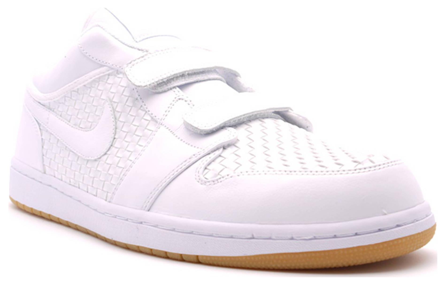 Lookbook Air Jordan 1 Velcro Premr Low 'Platinum' dalam warna Platinum. 344521-101