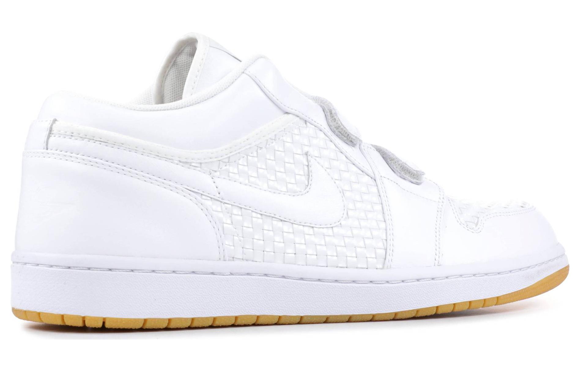 Shop Air Jordan 1 Velcro Premr Low 'Platinum' dalam warna Platinum. 344521-101