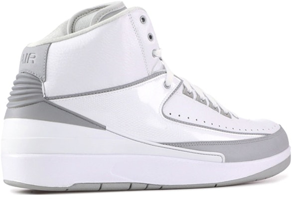 Air Jordan 2 Retro '25th Anniversary' 385475-101 Lookbook Air Jordan 2 Retro '25th Anniversary' 385475-101