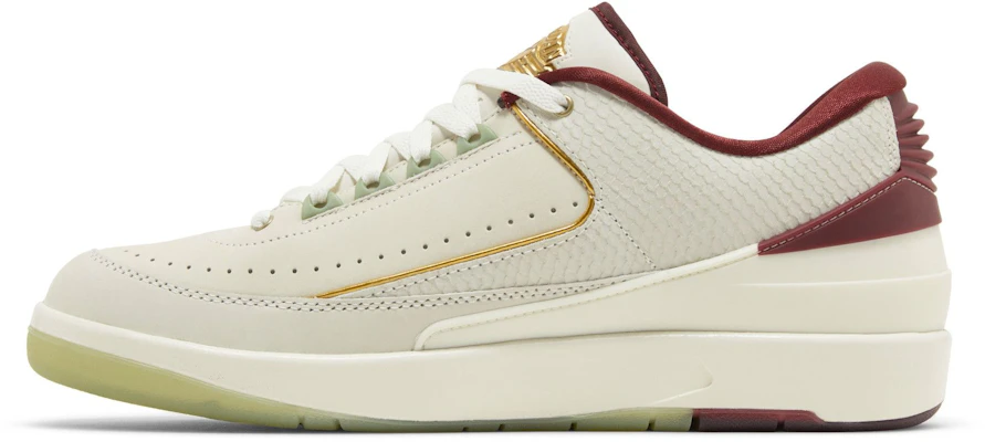 Air Jordan 2 Retro Low ''Jaar van de Draak'' FJ3468-100 Lookbook Air Jordan 2 Retro Low ''Jaar van de Draak'' FJ3468-100