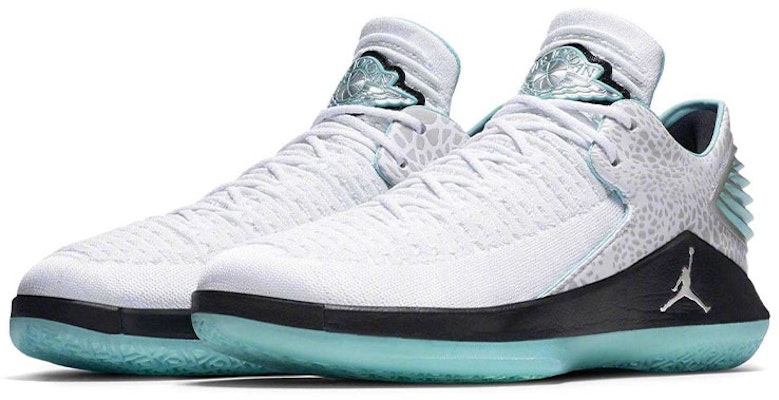 Air Jordan 32 Low '郭艾伦' PE AH3347-101 Lookbook Air Jordan 32 Low '郭艾伦' PE AH3347-101