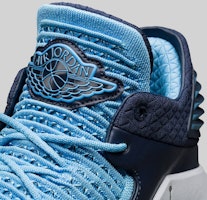 Air Jordan 32 Low 'Menang Seperti 82' AA1256-401 Sizing Air Jordan 32 Low 'Menang Seperti 82' AA1256-401